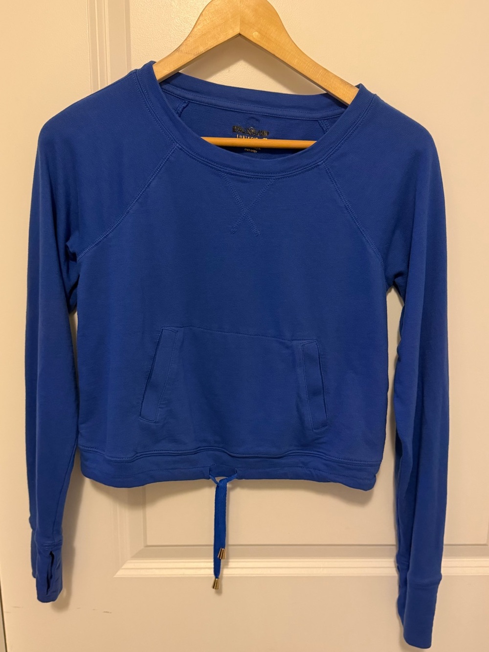 Lilly Pulitzer crop Blue long sleeve crewneck. Flattering